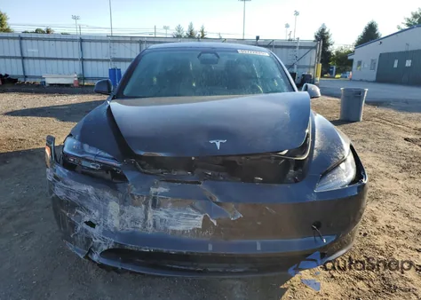 2024 Tesla Model 3 z USA, uszkodzony, nr VIN 5YJ3E1EA5RF727896